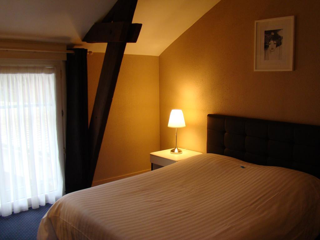 Hotel Restaurant - La Ferme De Vaux Creil Luaran gambar